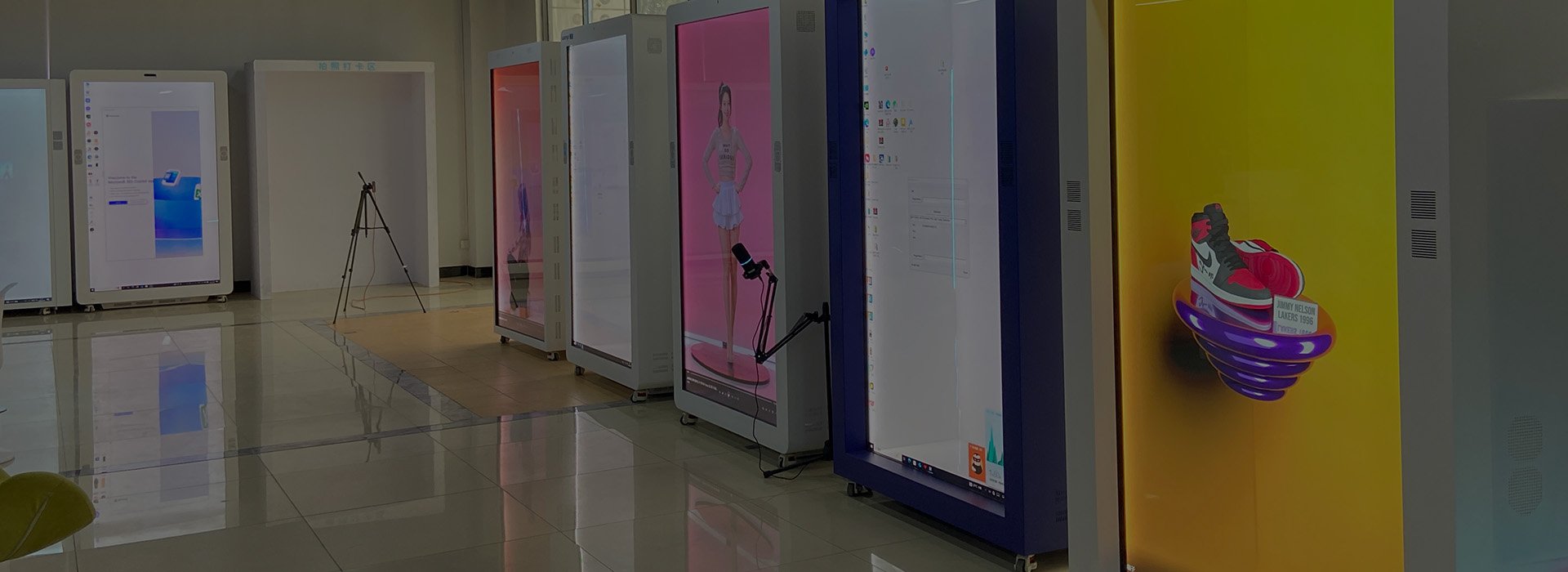 Innovative 3D Advertising Display Solutions