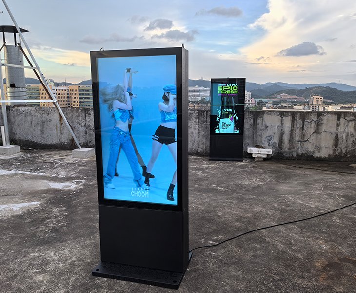 Why Choose Outdoor Digital Signage for Your Business?